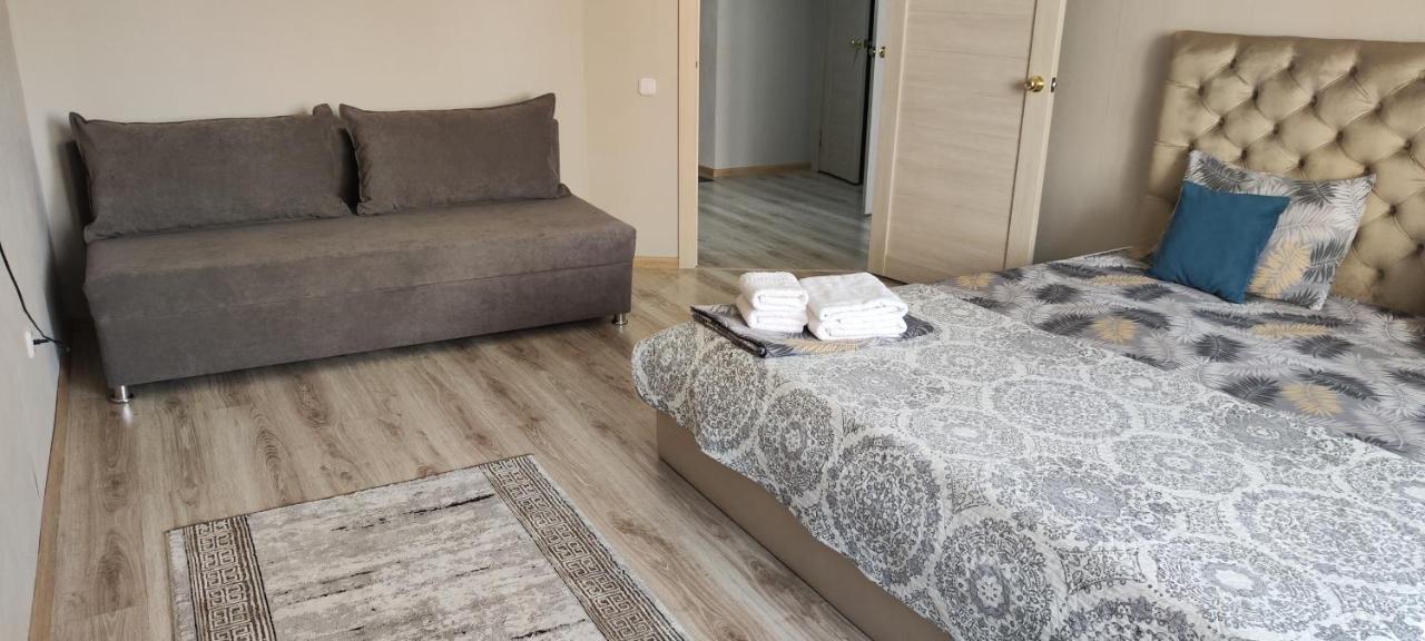 Трц Kostanay Plaza Apartman Kültér fotó